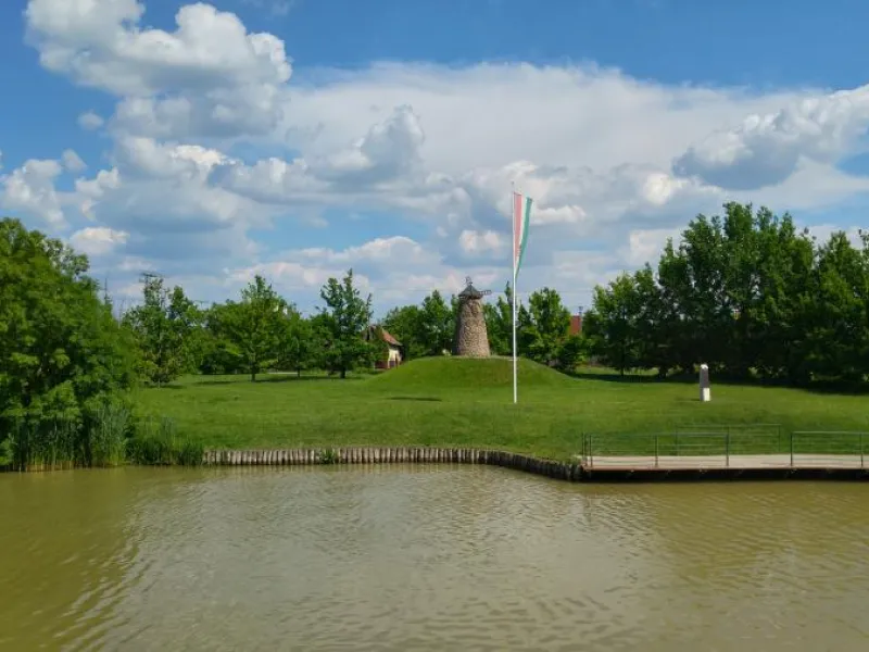 Történelmi Magyarország közepe, Szarvas